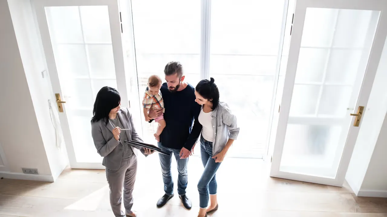 Att förstå mäklarens roll i bostadsaffärer